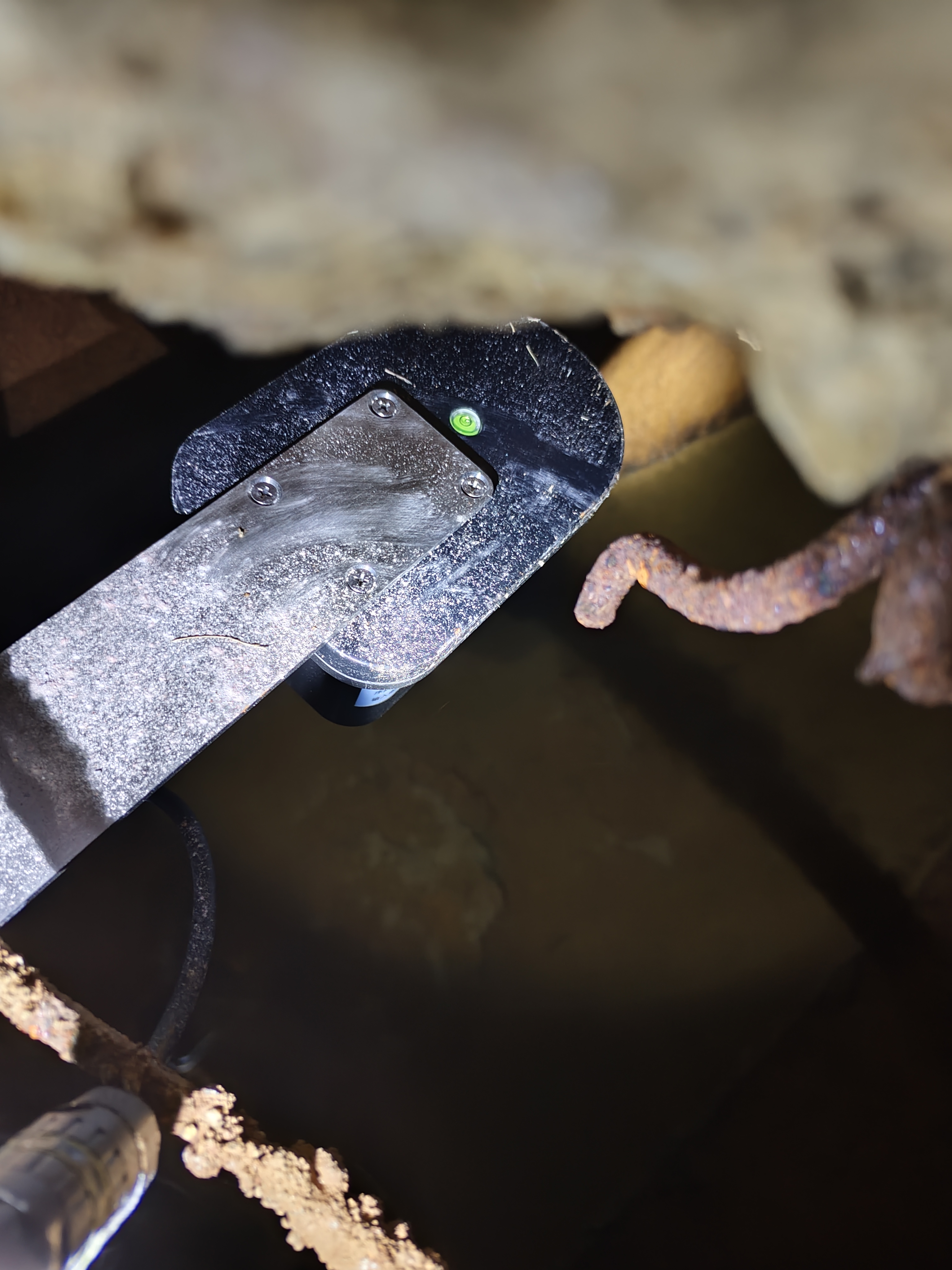 广州中浩控制-广州白云石井水利枢纽工程，RD-600s-P复合式管网流量计+水下照相机，太阳能供电1